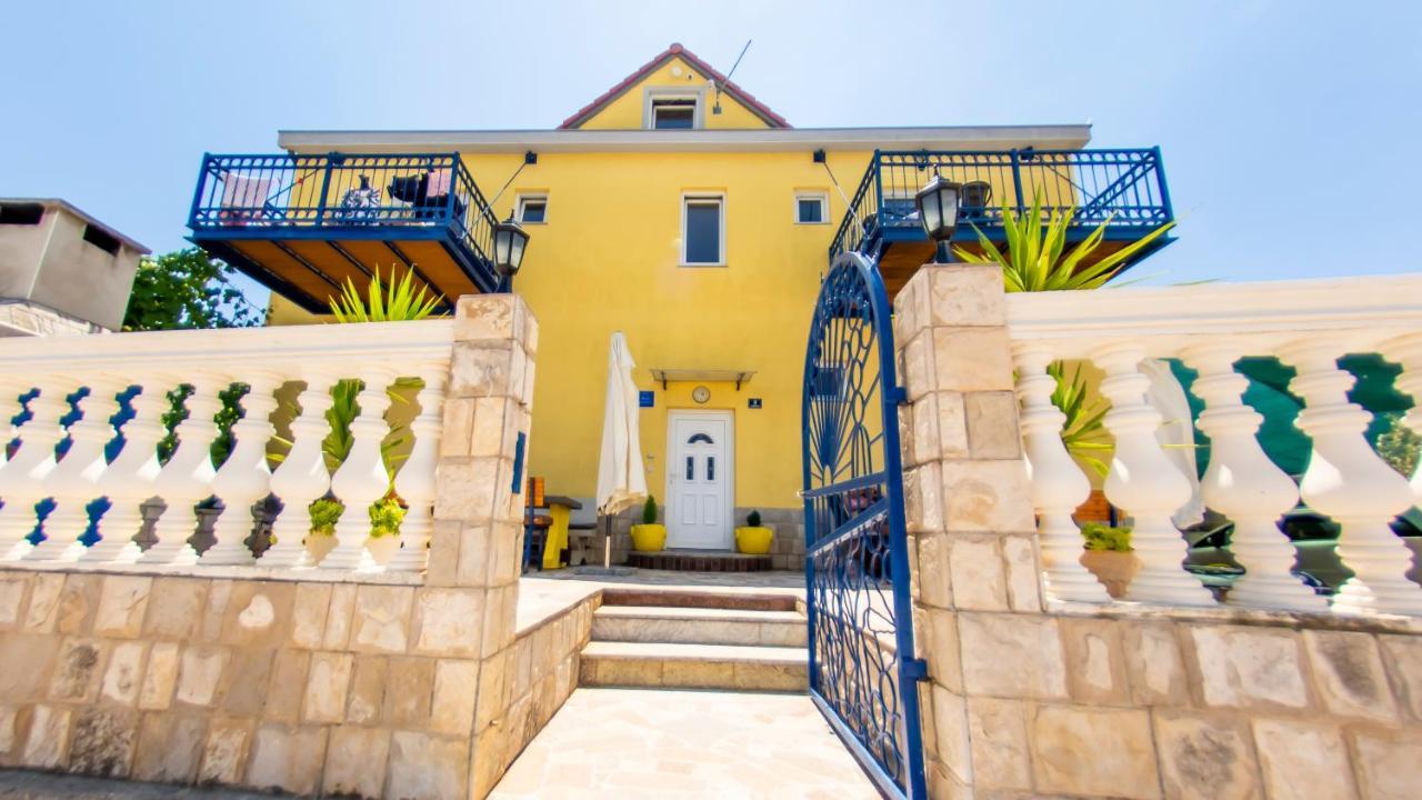 Planikovica Apartments Trogir Exterior photo