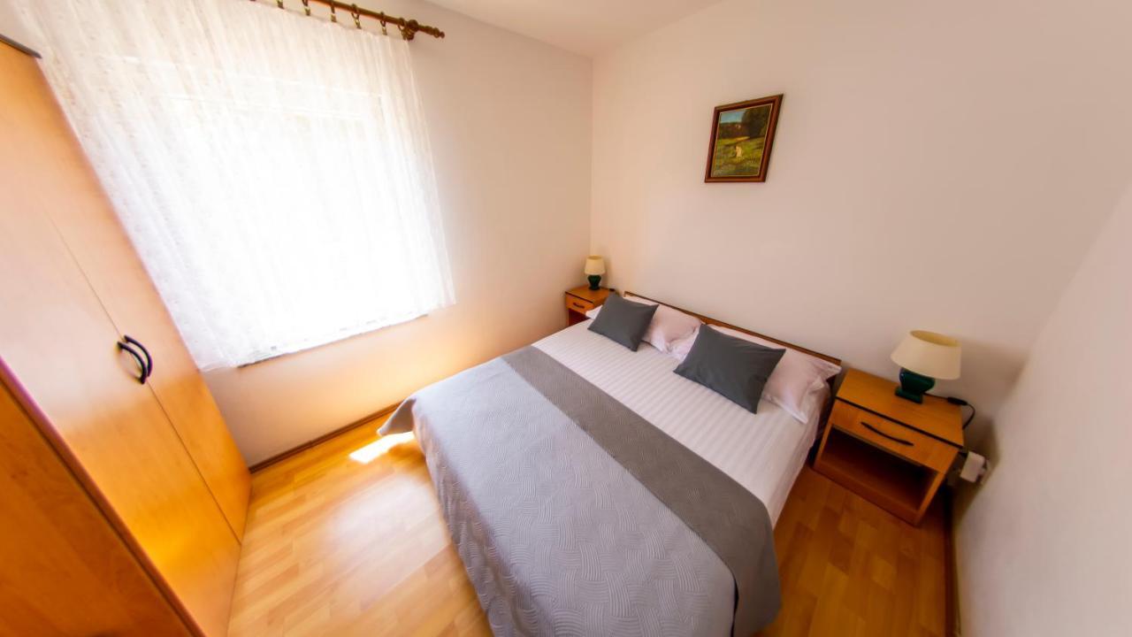 Planikovica Apartments Trogir Exterior photo