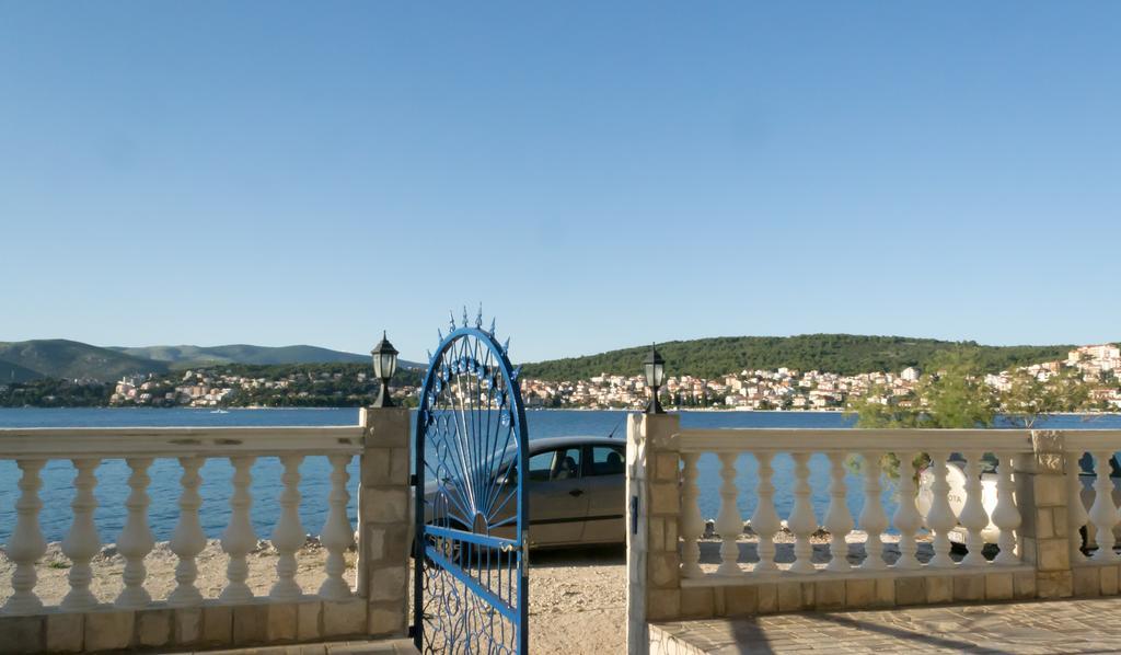 Planikovica Apartments Trogir Exterior photo